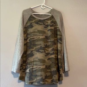 NWOT VIAMOR Camo Long Sleeve Top